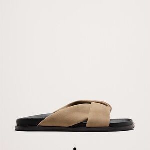 Banana Republic Women’s Flat Sandal in Mushroom Taupe- Size 6